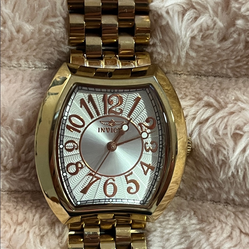Beautiful Women’s Invicta ANGEL tritnite night glow watch. EC.